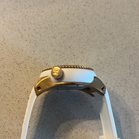 NWOT Swiss Legend ladies oversize watch - Picture 4 of 12